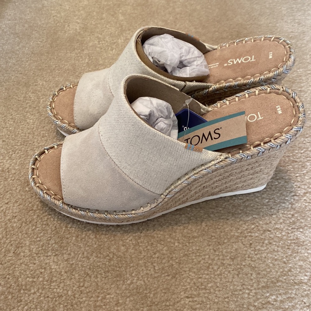 NWT and Box- Toms Monica Mule Wedges